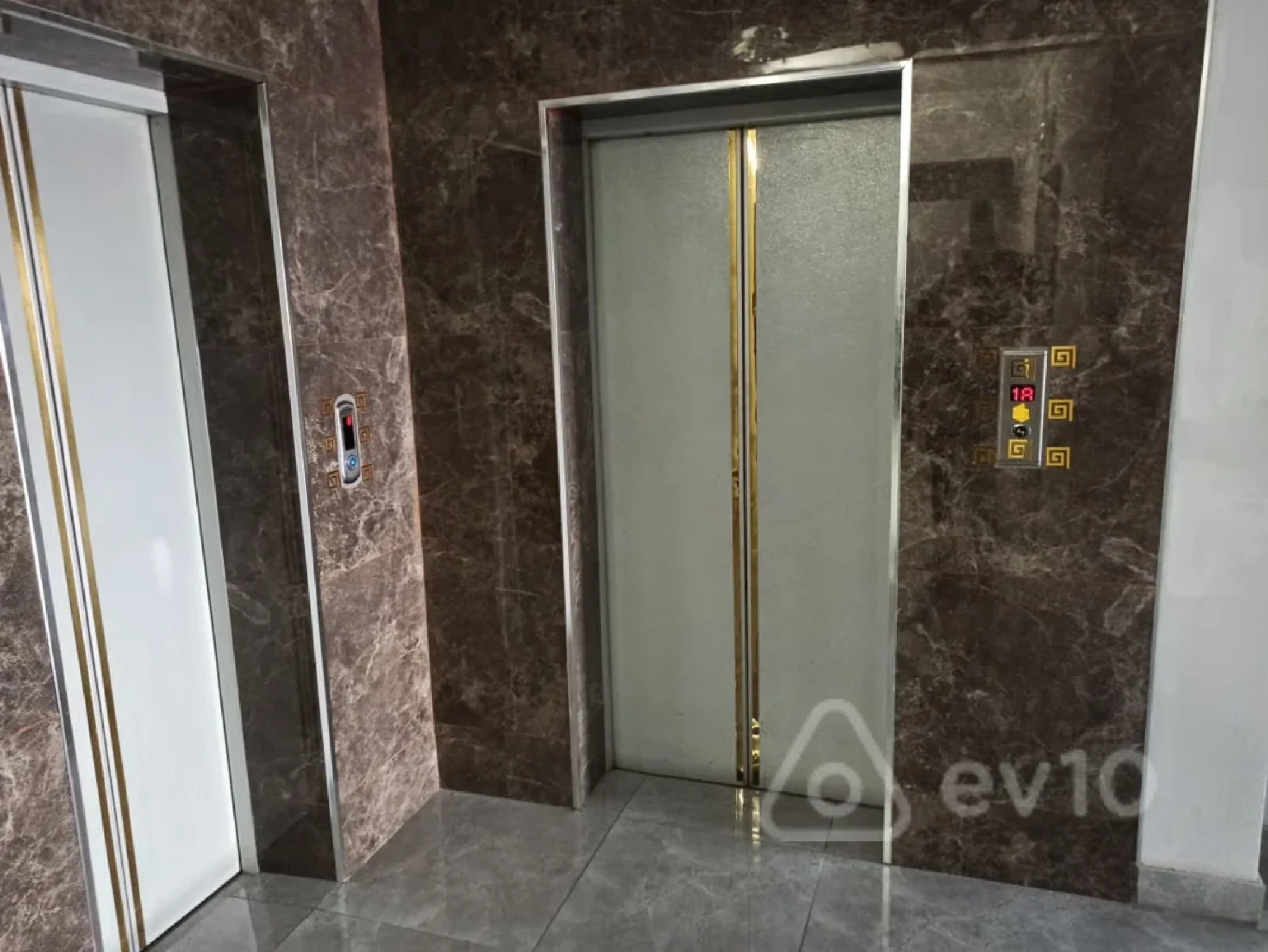 Satılır 3 otaqlı yeni tikili 81 m²