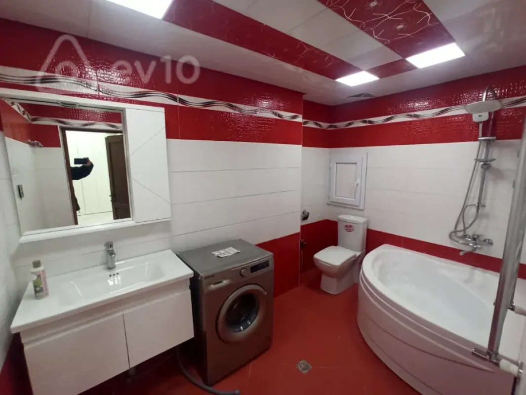 Satılır 3 otaqlı yeni tikili 81 m²