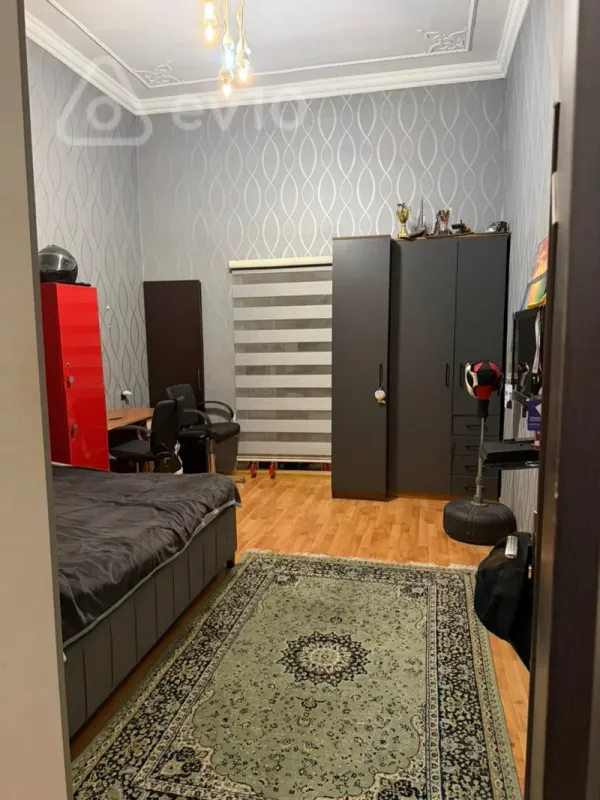 Kirayə verilir 3 otaqlı köhnə tikili 80 m²