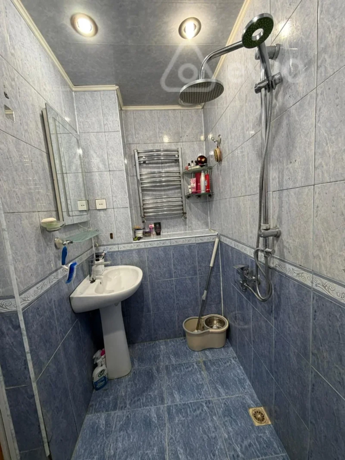 Kirayə verilir 3 otaqlı köhnə tikili 80 m²