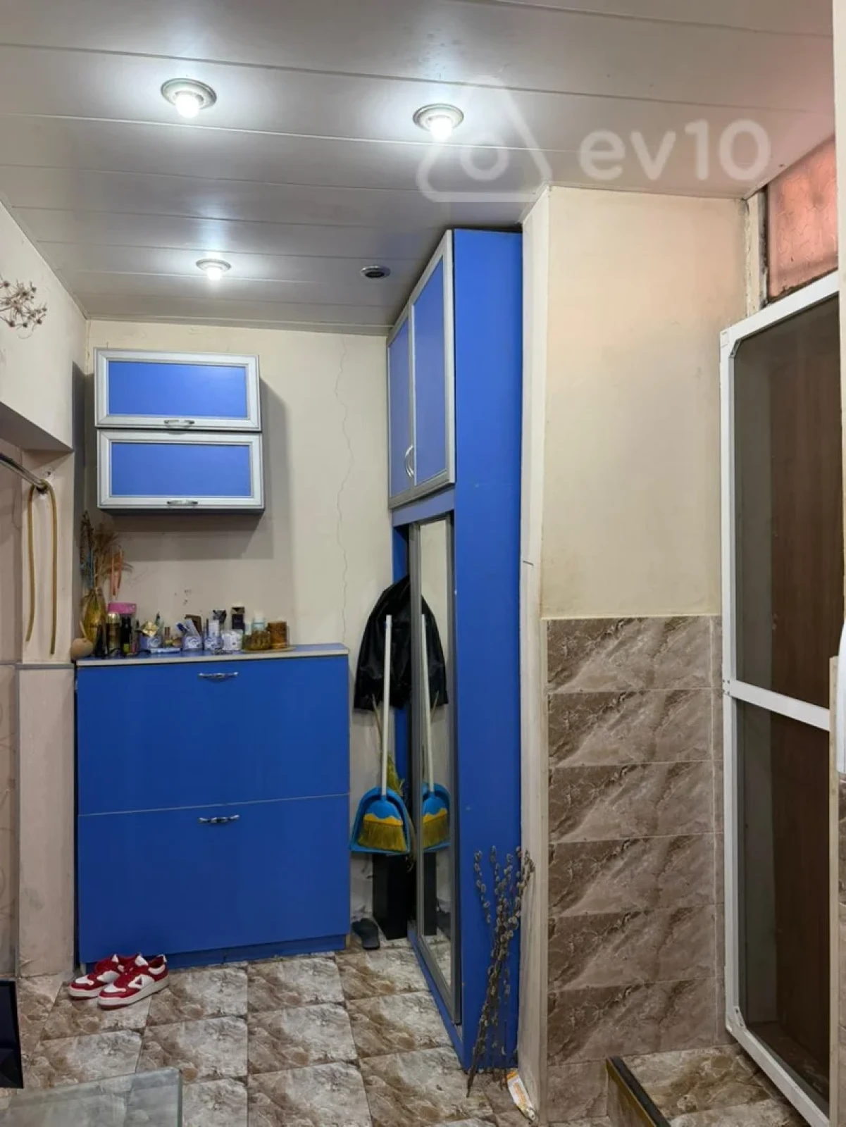 Kirayə verilir 3 otaqlı köhnə tikili 80 m²