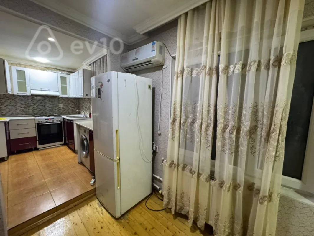 Kirayə verilir 4 otaqlı həyət evi 210 m²
