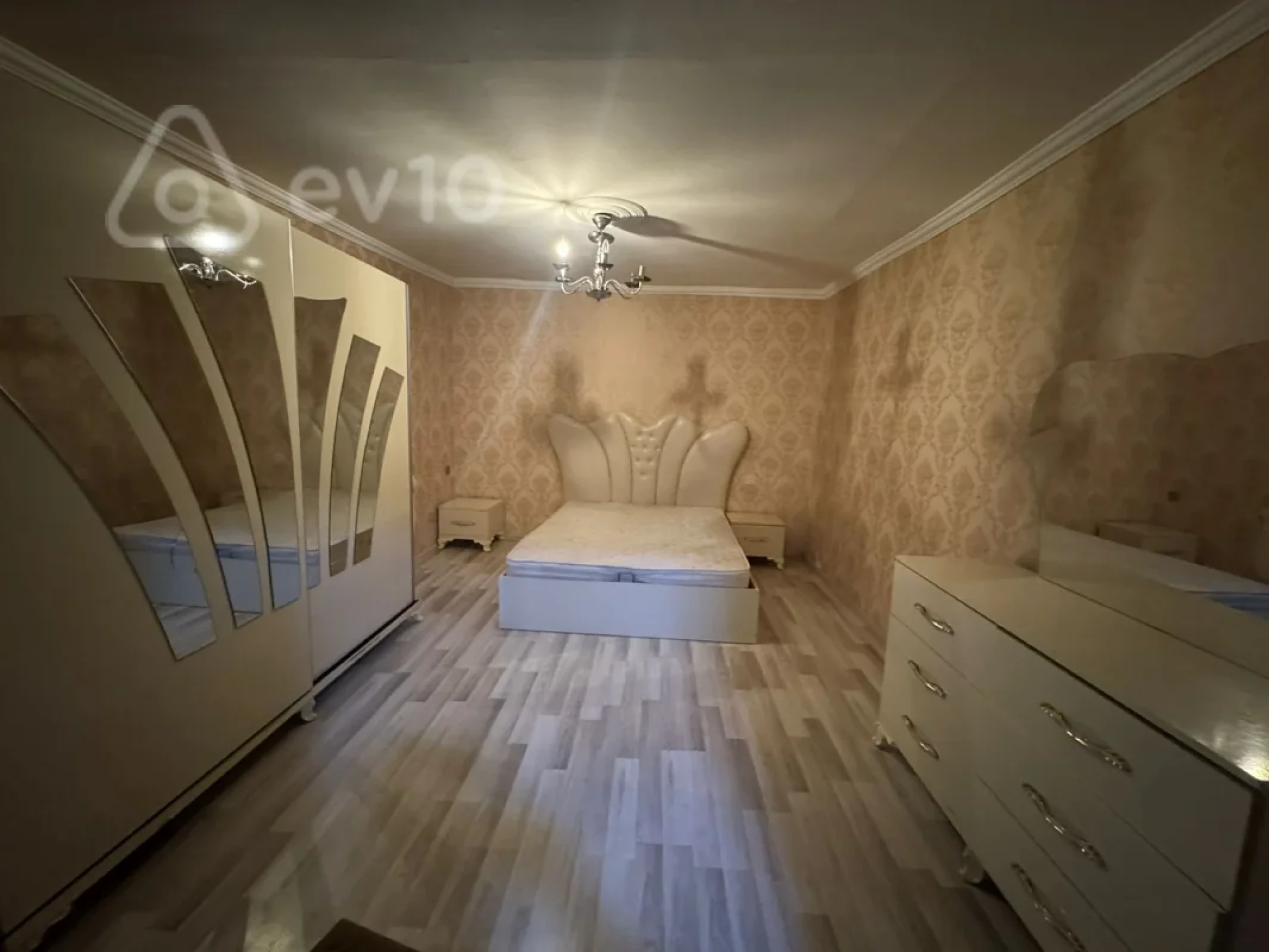 Kirayə verilir 4 otaqlı həyət evi 210 m²