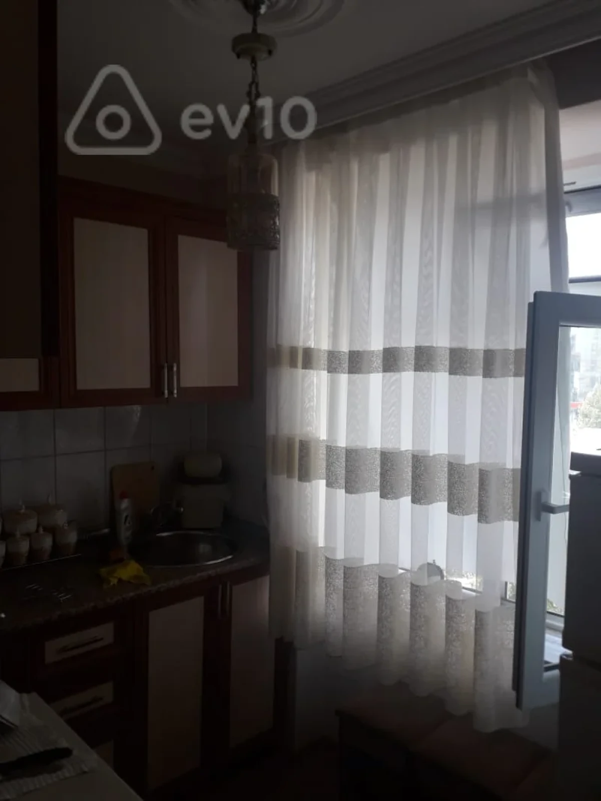 Satılır 2 otaqlı köhnə tikili 50 m²