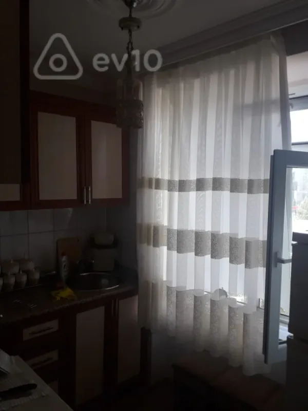 Satılır 2 otaqlı köhnə tikili 50 m²