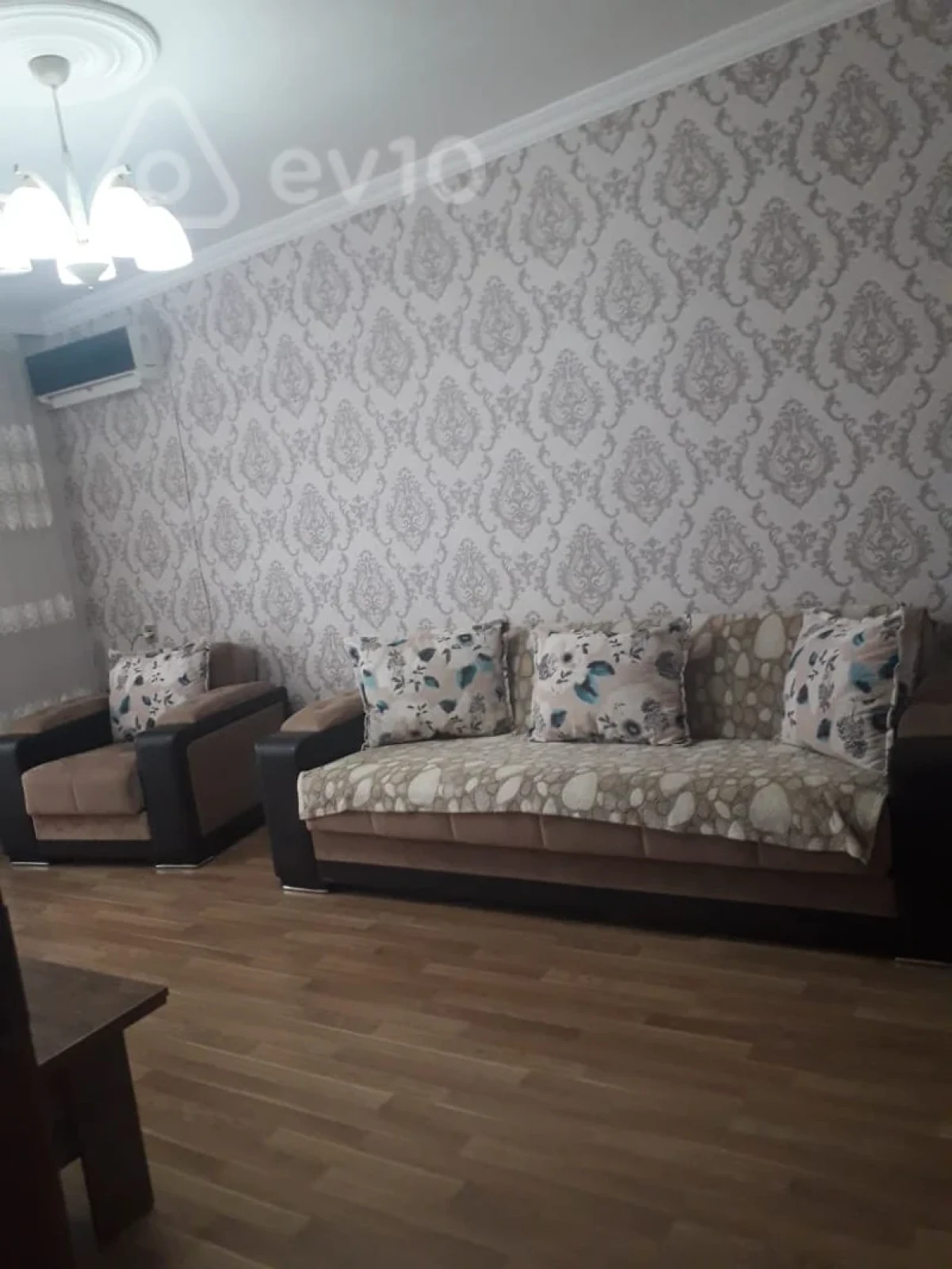 Satılır 2 otaqlı köhnə tikili 50 m²