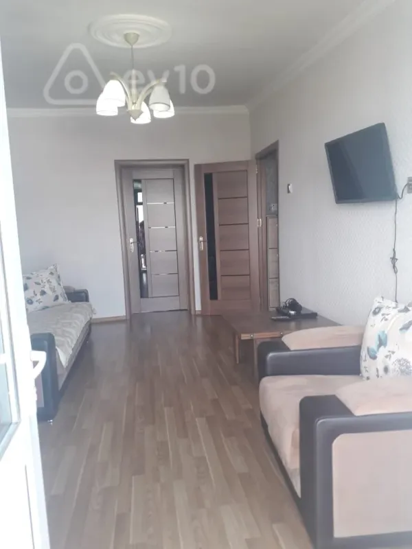 Satılır 2 otaqlı köhnə tikili 50 m²