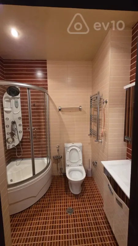 Kirayə verilir 3 otaqlı yeni tikili 135 m²