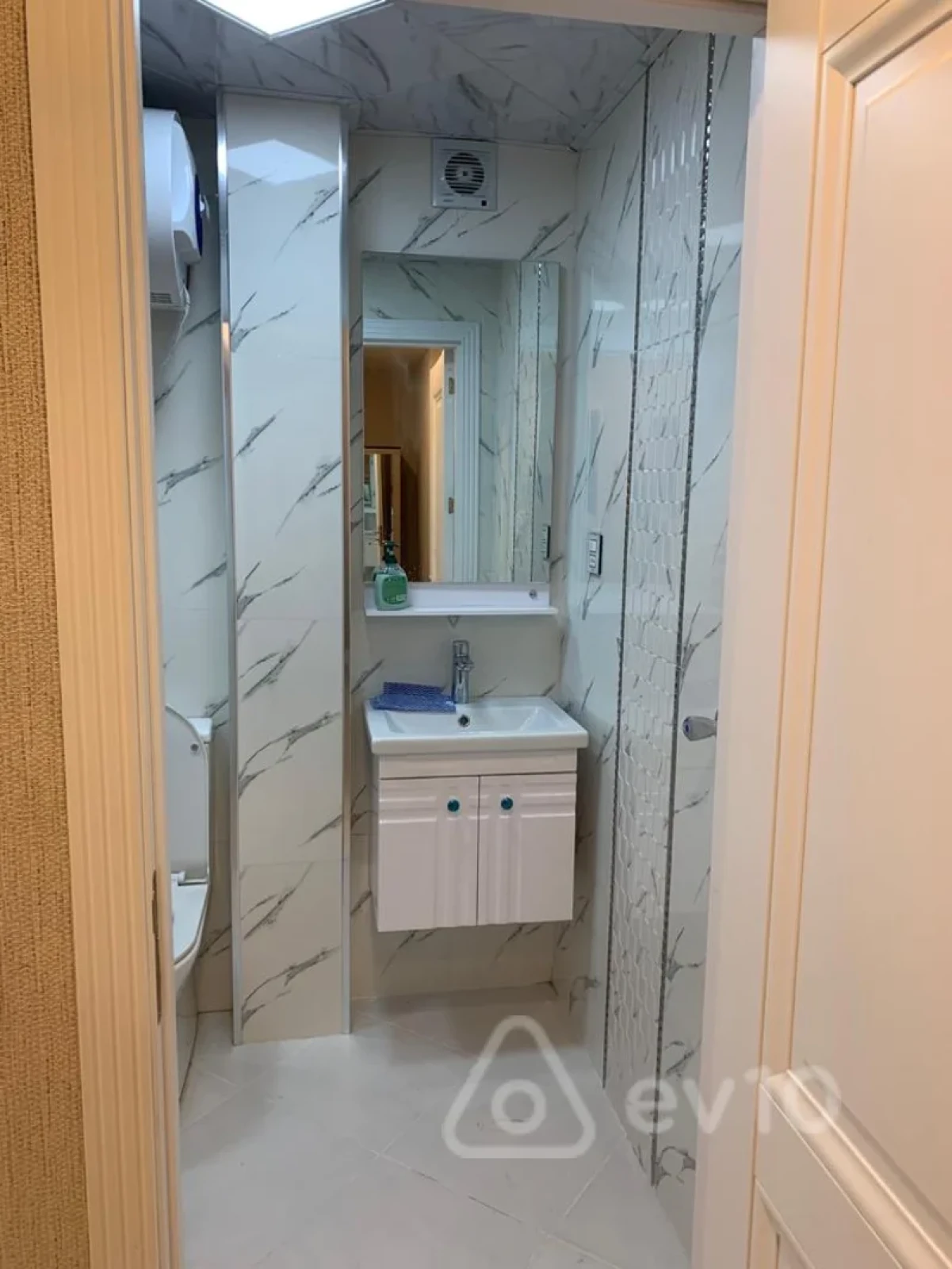 Kirayə verilir 2 otaqlı köhnə tikili 45 m²