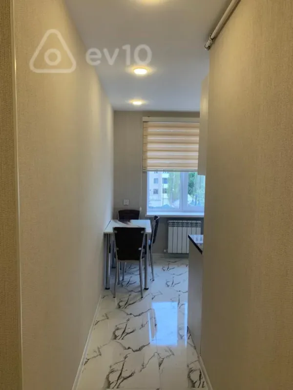 Kirayə verilir 2 otaqlı köhnə tikili 45 m²