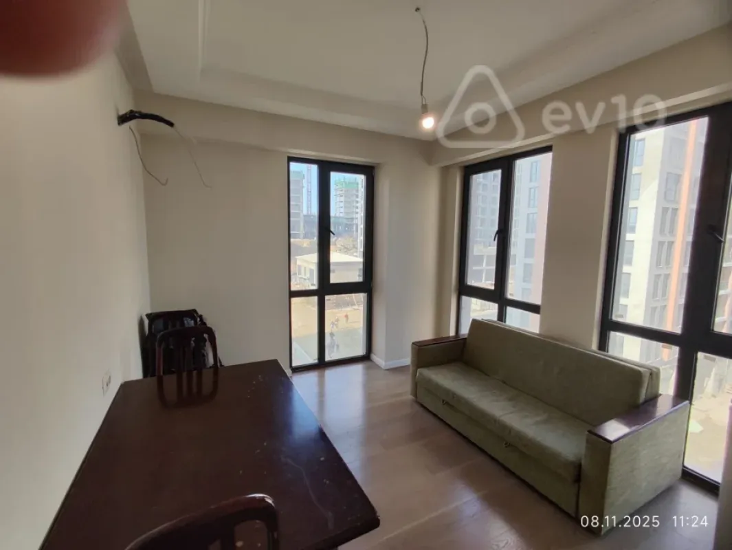 Satılır 2 otaqlı yeni tikili 50 m²