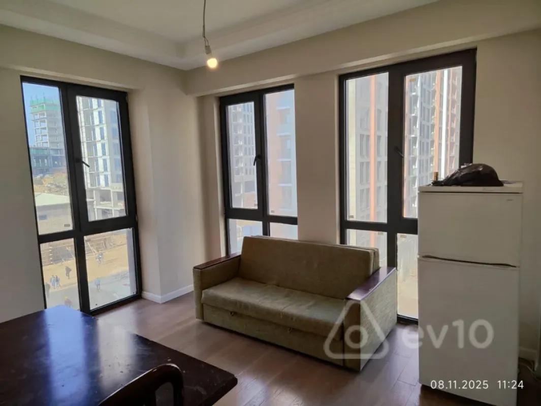 Satılır 2 otaqlı yeni tikili 50 m²