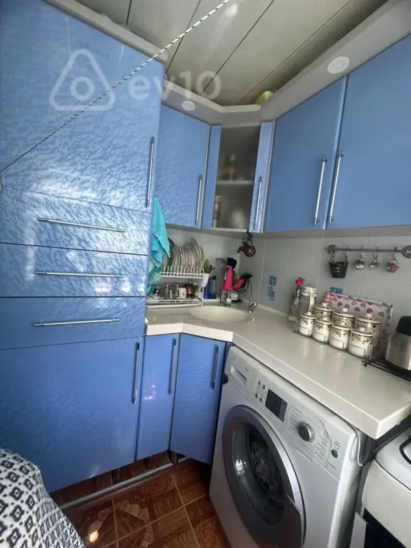 Kirayə verilir 2 otaqlı köhnə tikili 65 m²