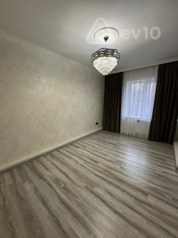 Satılır 3 otaqlı köhnə tikili 65 m²