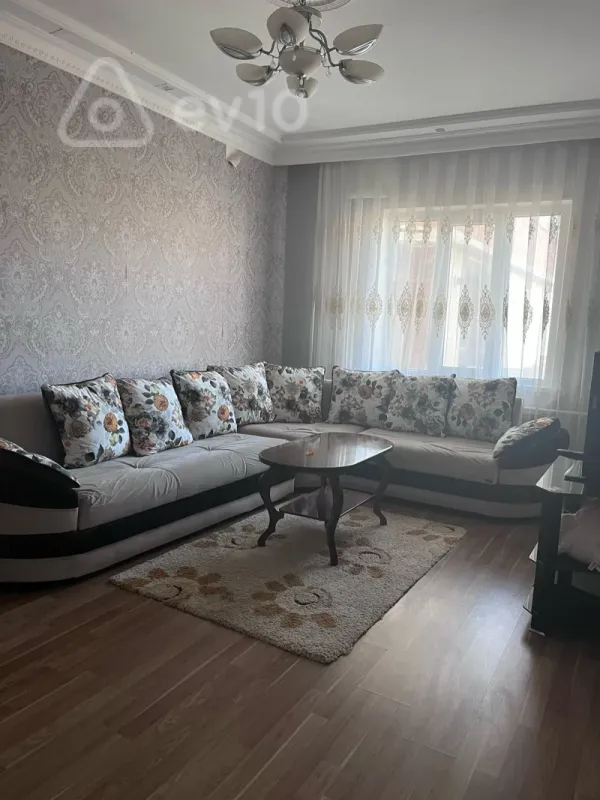Satılır 2 otaqlı köhnə tikili 60 m²