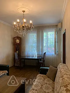 Kirayə verilir 2 otaqlı köhnə tikili 65 m²