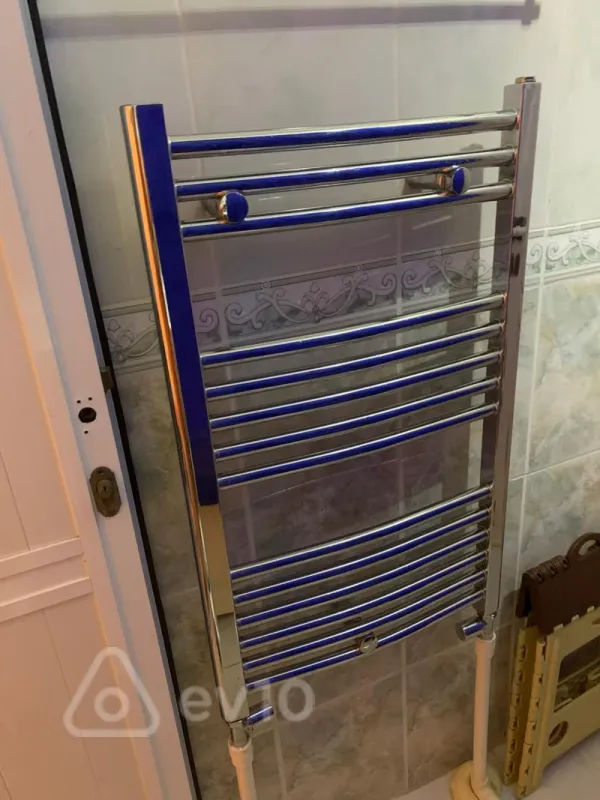 Kirayə verilir 2 otaqlı köhnə tikili 65 m²