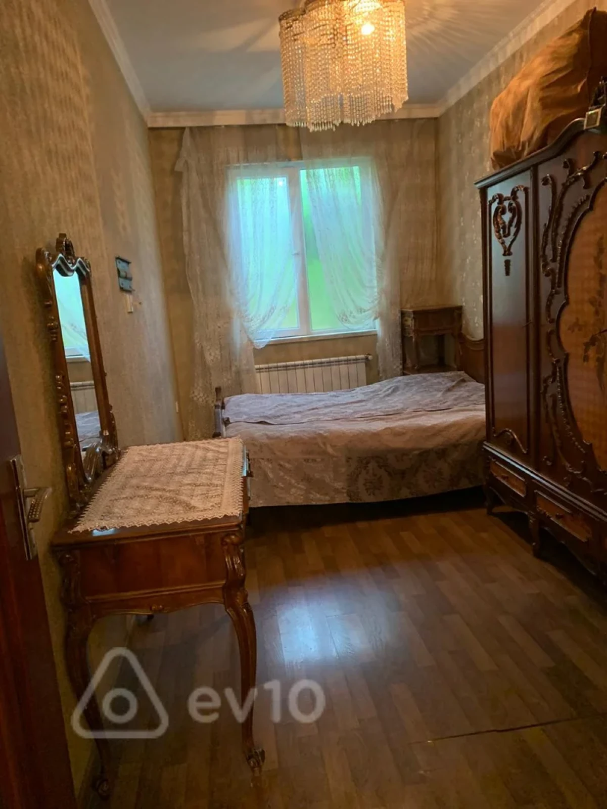 Kirayə verilir 2 otaqlı köhnə tikili 65 m²