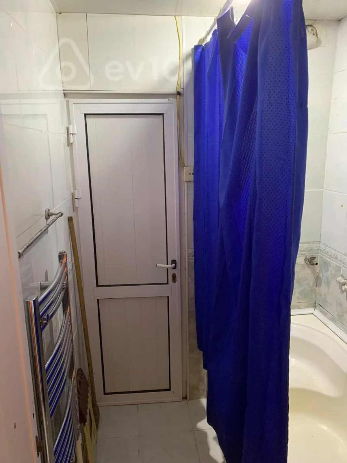 Kirayə verilir 2 otaqlı köhnə tikili 65 m²