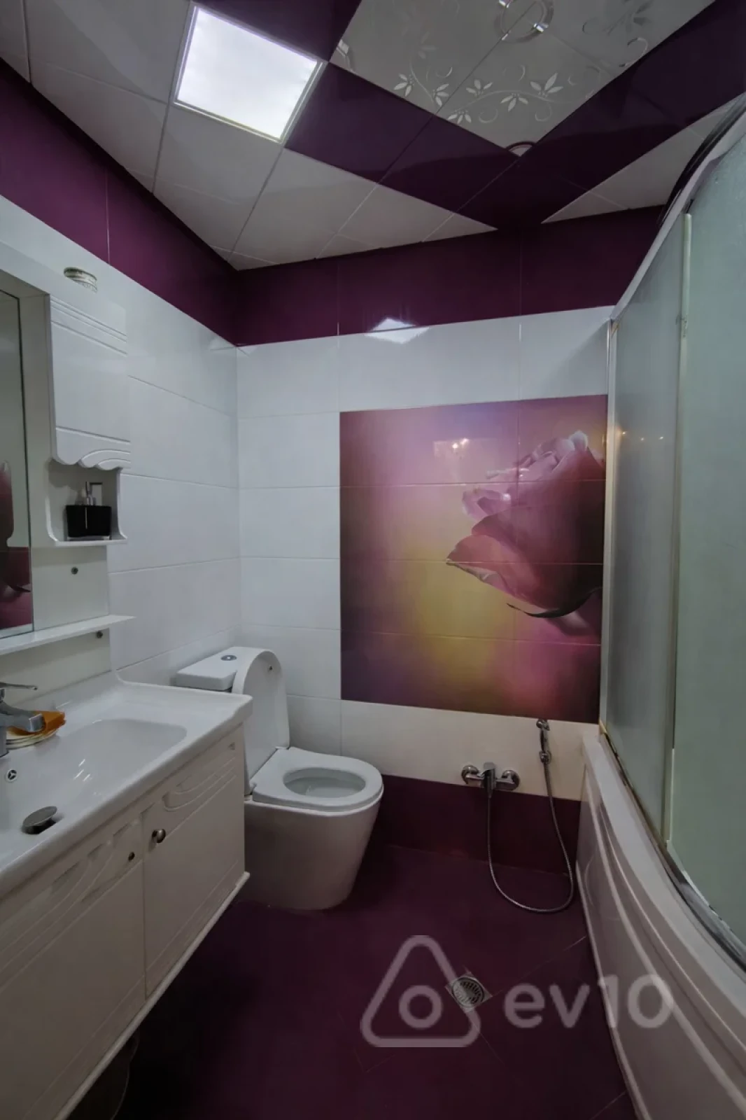 Kirayə verilir 3 otaqlı yeni tikili 141 m²