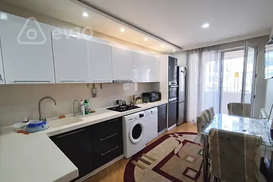 Kirayə verilir 3 otaqlı yeni tikili 141 m²