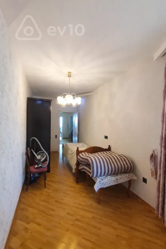 Kirayə verilir 3 otaqlı yeni tikili 141 m²