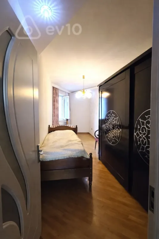 Kirayə verilir 3 otaqlı yeni tikili 141 m²