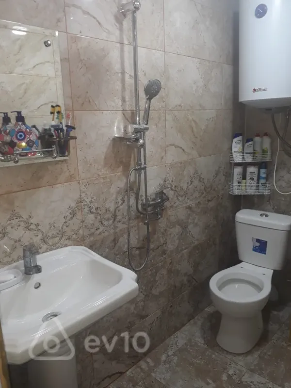 Satılır 2 otaqlı köhnə tikili 45 m²