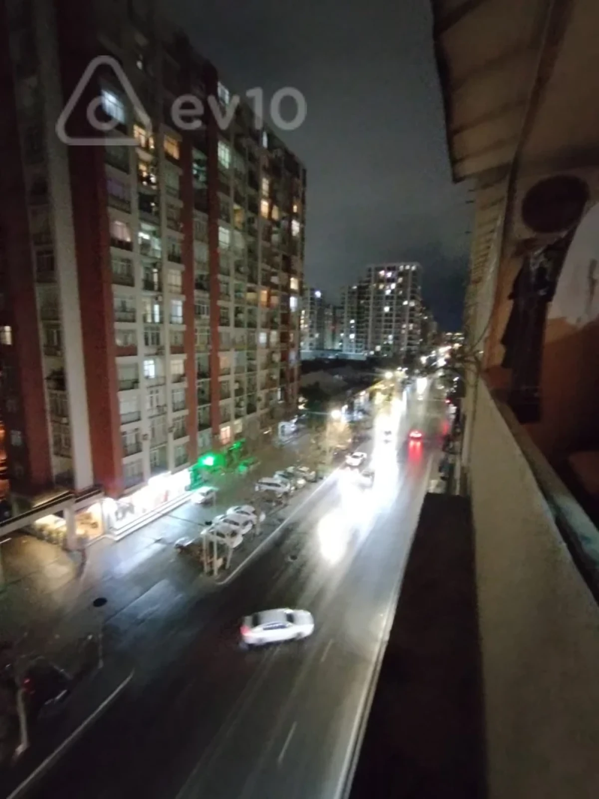 Satılır 2 otaqlı köhnə tikili 65 m²