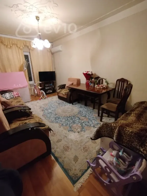 Satılır 2 otaqlı köhnə tikili 65 m²