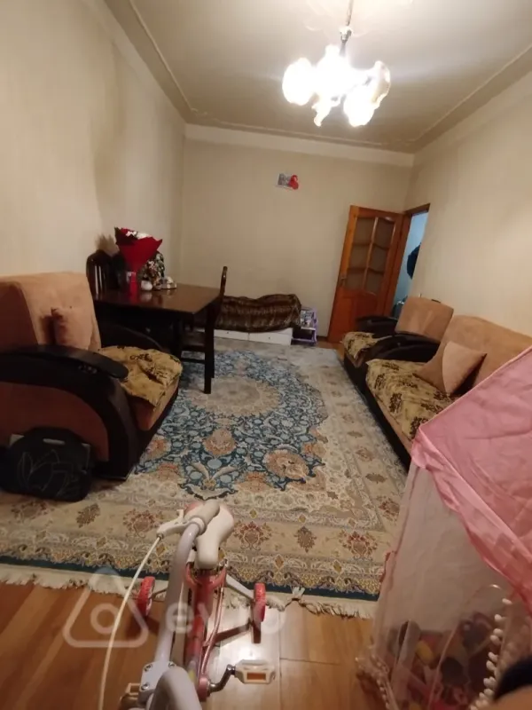 Satılır 2 otaqlı köhnə tikili 65 m²