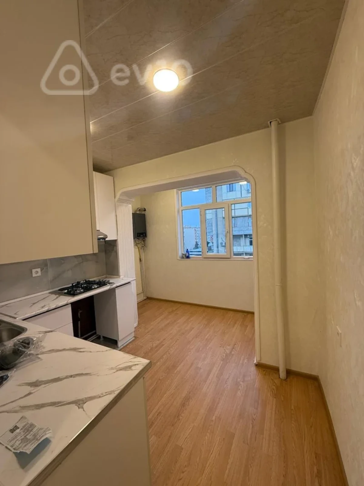 Kirayə verilir 2 otaqlı köhnə tikili 50 m²