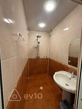 Kirayə verilir 2 otaqlı köhnə tikili 50 m²