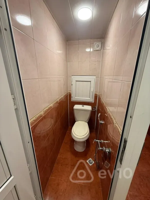 Kirayə verilir 2 otaqlı köhnə tikili 50 m²