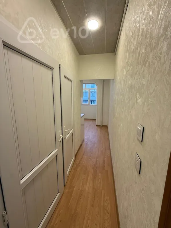 Kirayə verilir 2 otaqlı köhnə tikili 50 m²