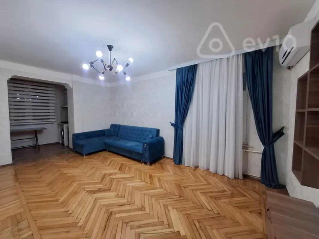 Satılır 2 otaqlı köhnə tikili 45 m²