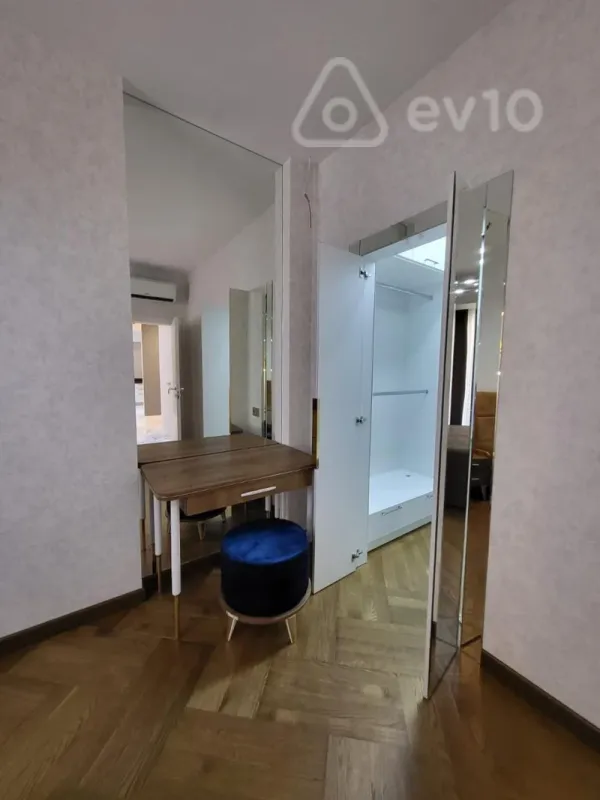 Kirayə verilir 3 otaqlı yeni tikili 100 m²