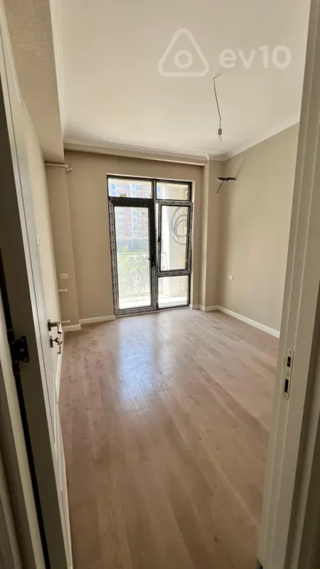Kirayə verilir 2 otaqlı yeni tikili 48 m²
