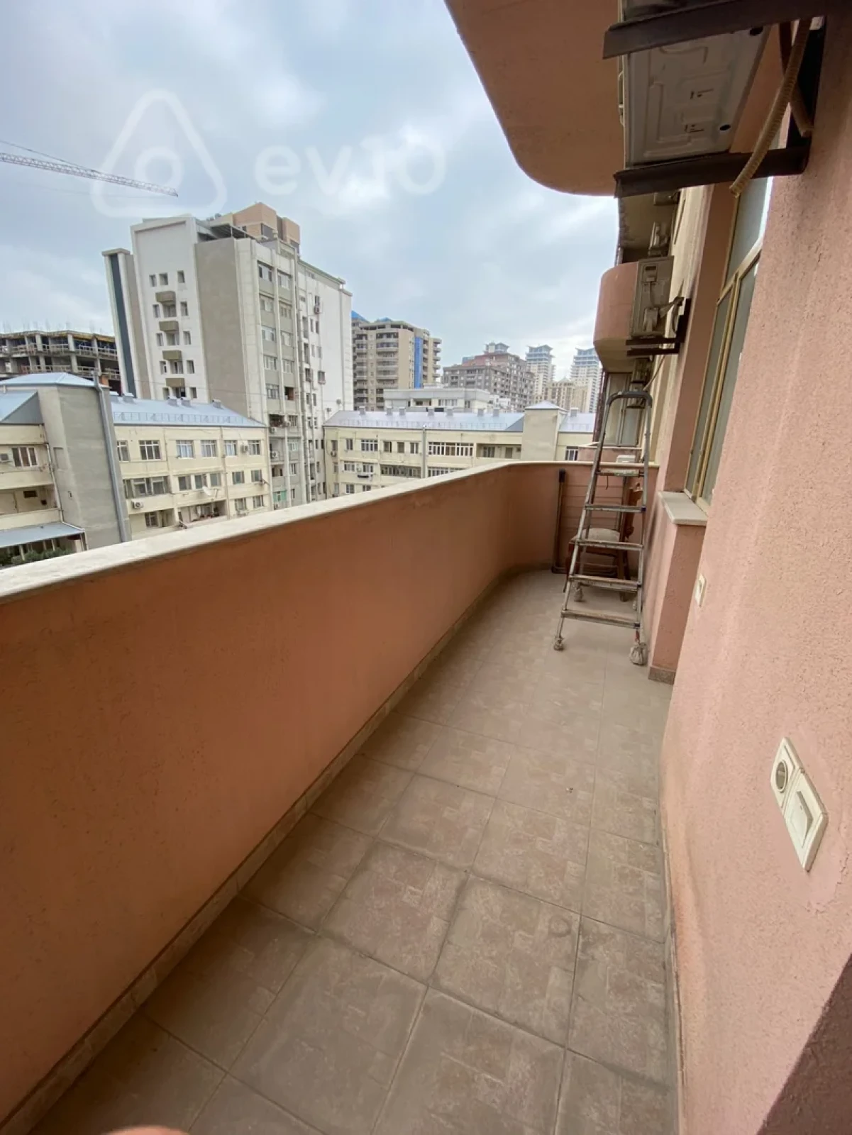 Kirayə verilir 4 otaqlı yeni tikili 194 m²