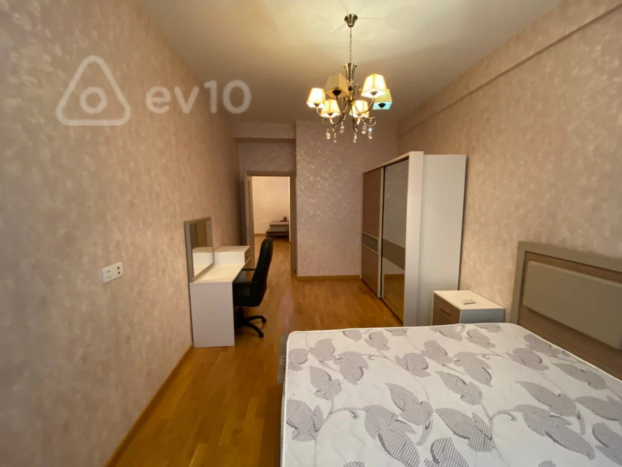 Kirayə verilir 4 otaqlı yeni tikili 194 m²