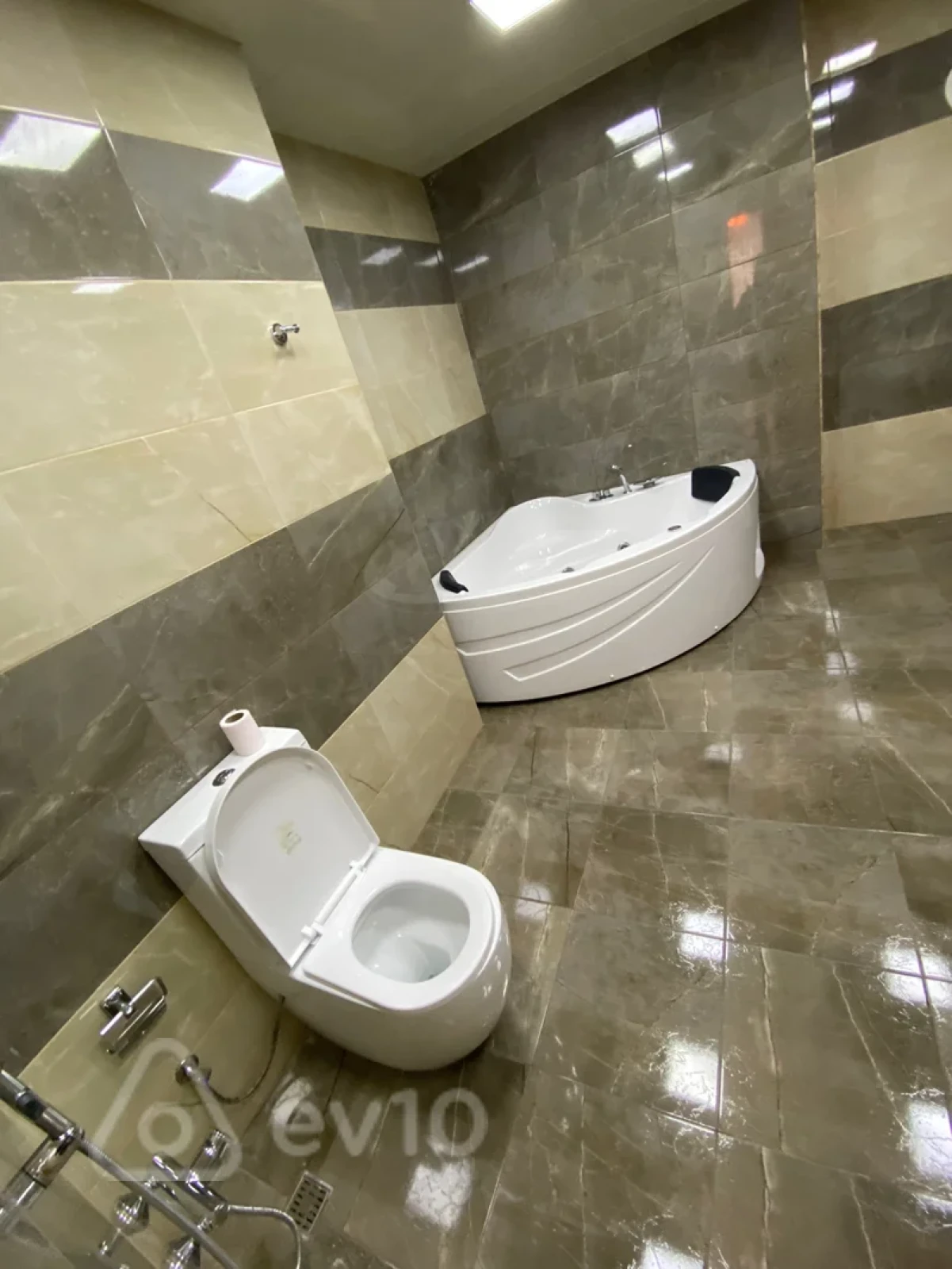 Kirayə verilir 4 otaqlı yeni tikili 194 m²