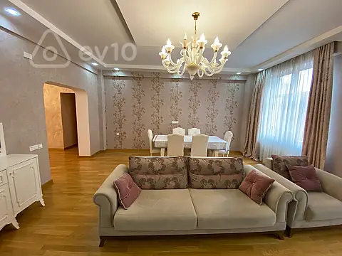 Kirayə verilir 4 otaqlı yeni tikili 194 m²