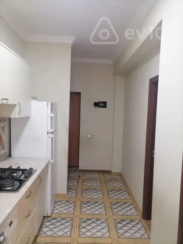 Kirayə verilir 3 otaqlı yeni tikili 60 m²