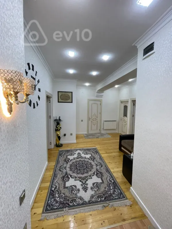 Satılır 3 otaqlı yeni tikili 120 m²