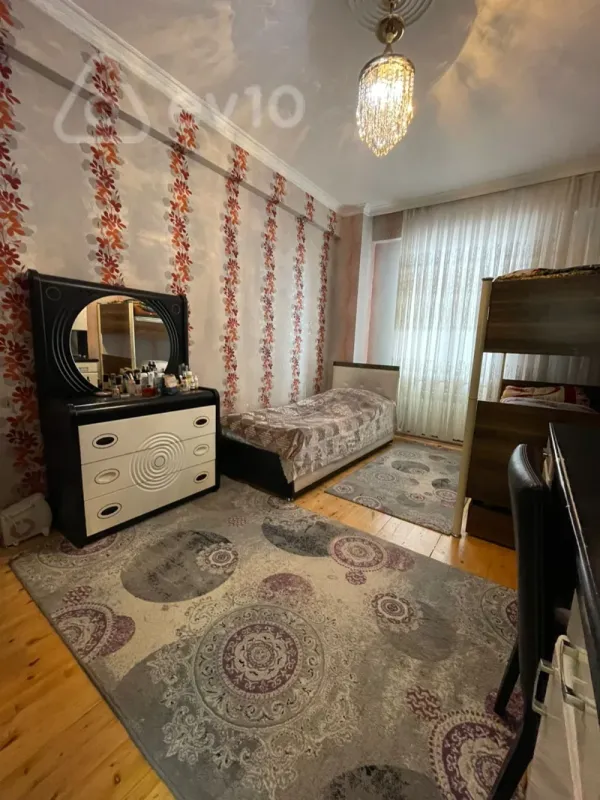 Satılır 3 otaqlı yeni tikili 120 m²