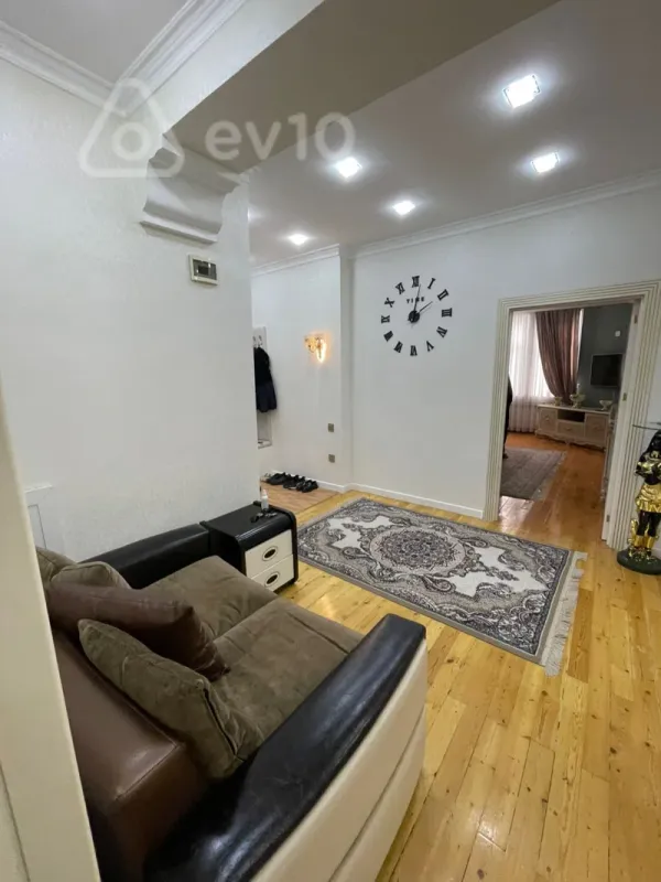 Satılır 3 otaqlı yeni tikili 120 m²