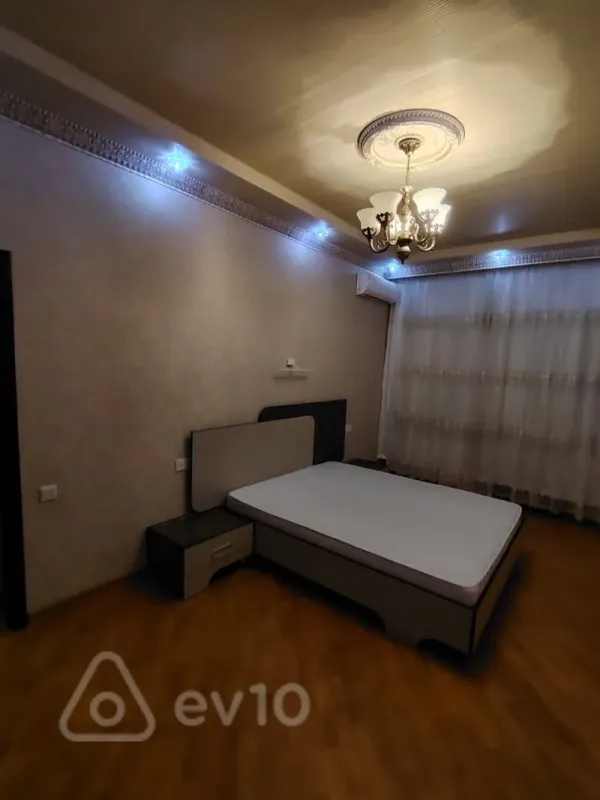 Kirayə verilir 2 otaqlı yeni tikili 90 m²