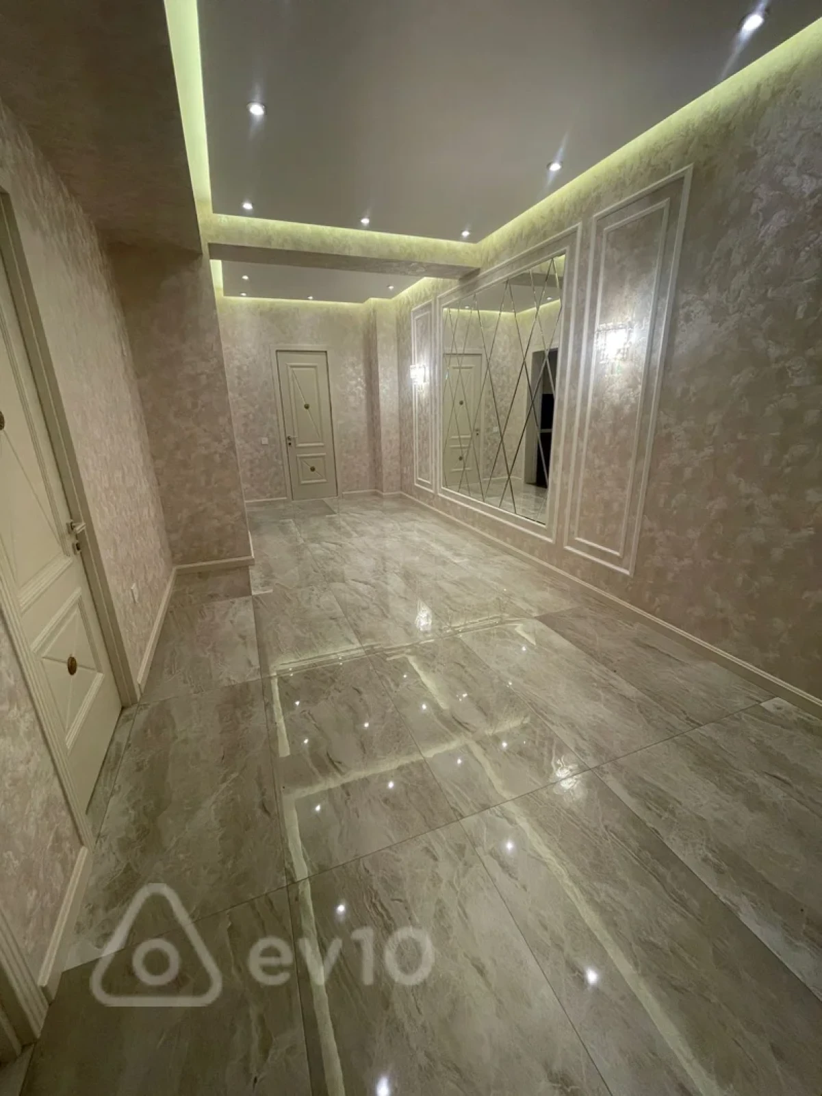 Kirayə verilir 3 otaqlı yeni tikili 120 m²