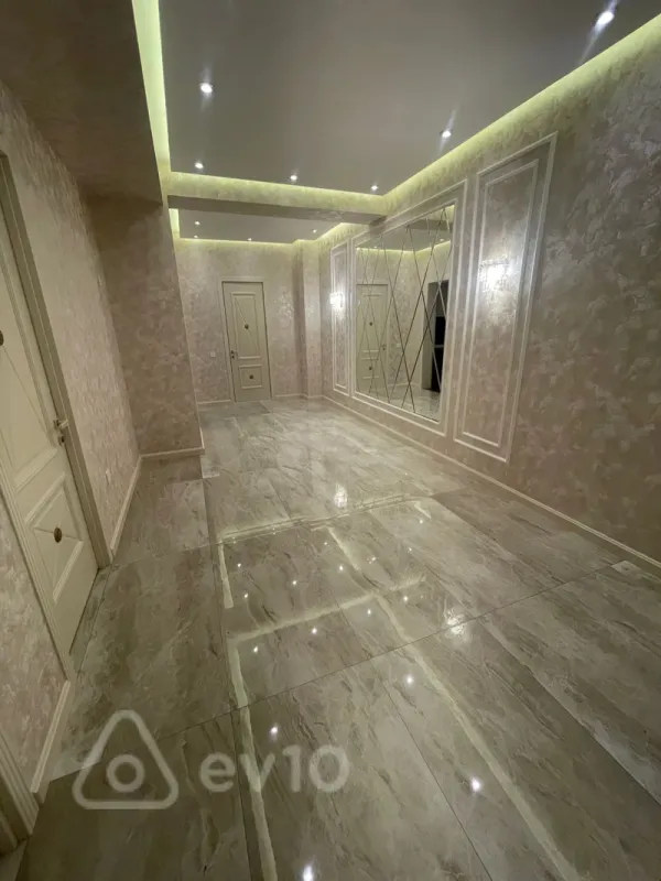 Kirayə verilir 3 otaqlı yeni tikili 120 m²