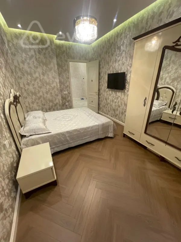 Kirayə verilir 3 otaqlı yeni tikili 120 m²